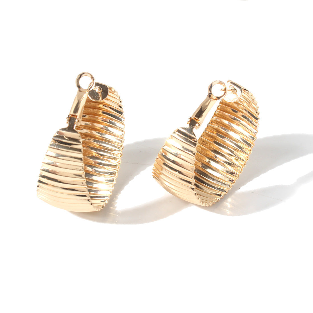 Wholesale Vintage Gold Hoop Alloy Earrings